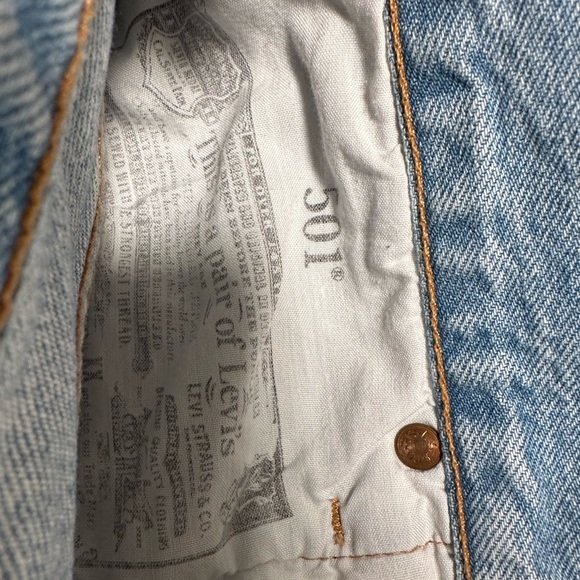 Levi’s jean shorts from Aritzia - Picture 3 of 3